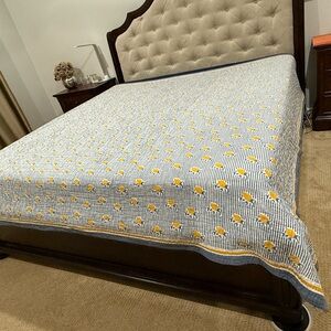 PRE-LOVED Serena & Lily king-size summer quilt